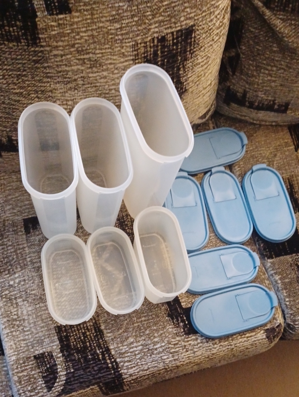 2/$70 Tupperware With Blue Lid Flip Top - Set Of 6 (12 Pieces)